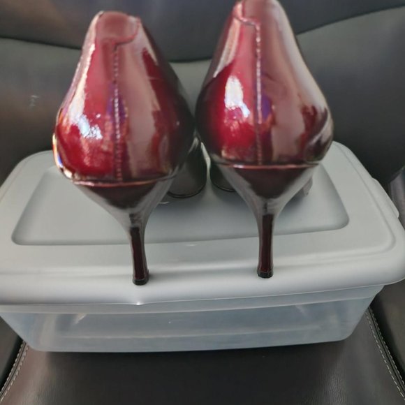 EUC BCBGeneration Peep Toe Heels - Picture 3 of 4